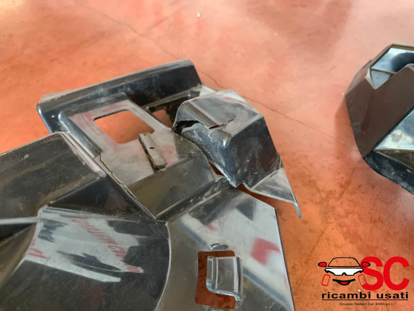 SUPPORTI PARAURTI POSTERIORE BMW X2 F39 51127426440 (18>)