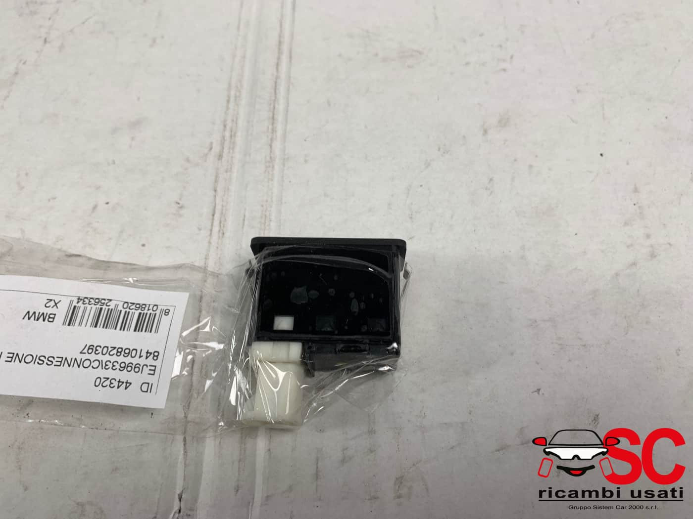 INTERFACCIA PRESA USB/INGRESSO AUX BMW X2 F39 84106820397 (18>)