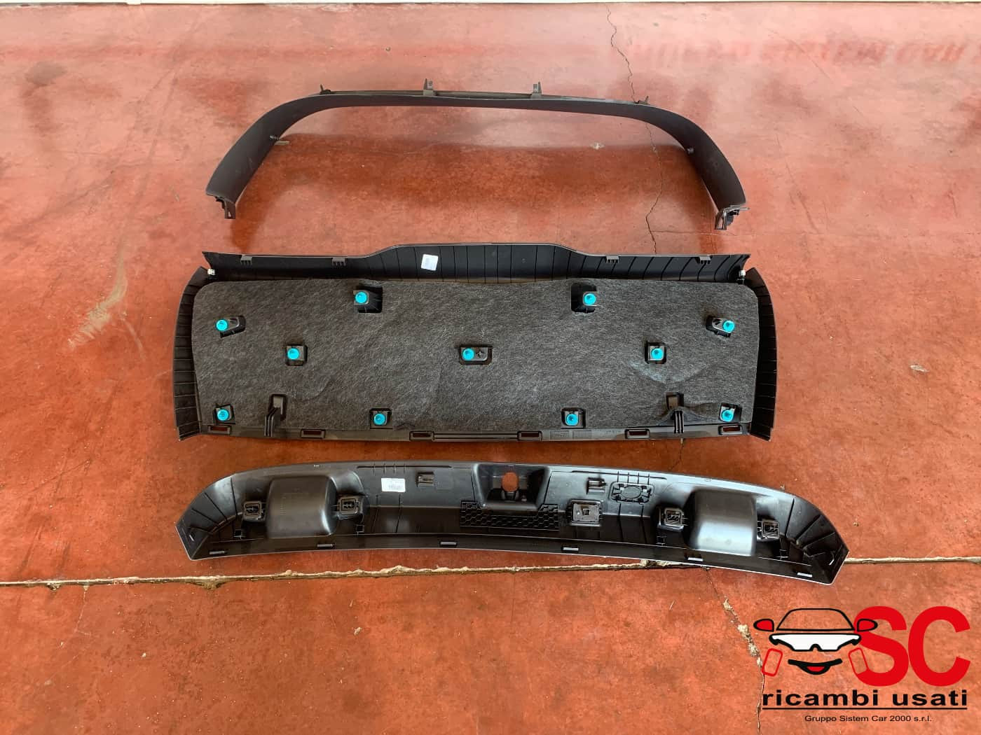 RIVESTIMENTO PLASTICA INTERNO PORTELLONE POST MERCEDES Classe A Serie (W177) A1777400500 (18>)