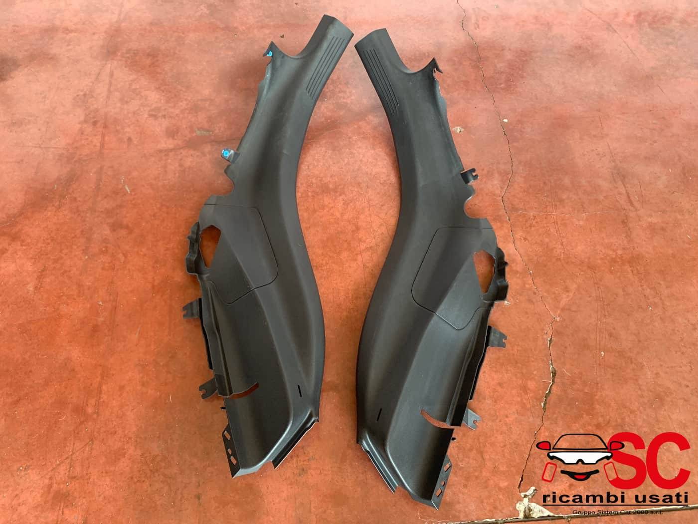 RIVESTIMENTO MONTANTE POSTERIORE SX E DX MERCEDES Classe A Serie (W177) A1776900101 (18>)