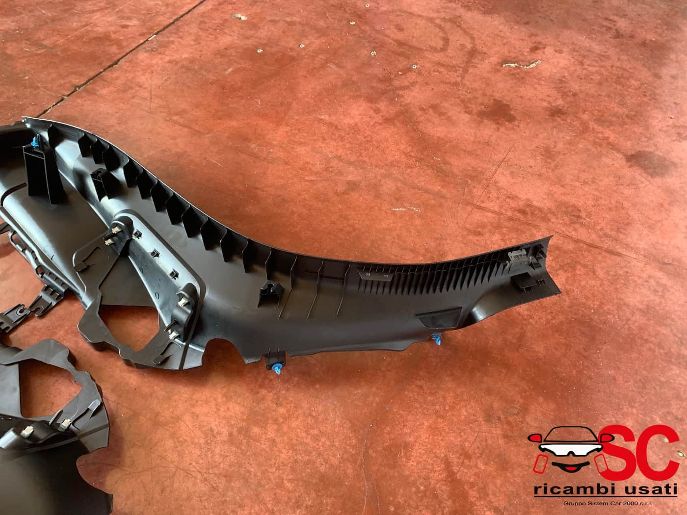 RIVESTIMENTO MONTANTE POSTERIORE SX E DX MERCEDES Classe A Serie (W177) A1776900101 (18>)