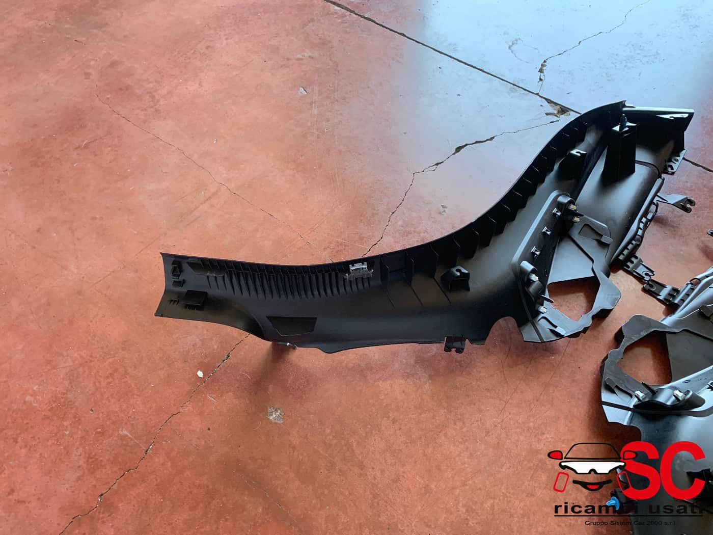 RIVESTIMENTO MONTANTE POSTERIORE SX E DX MERCEDES Classe A Serie (W177) A1776900101 (18>)