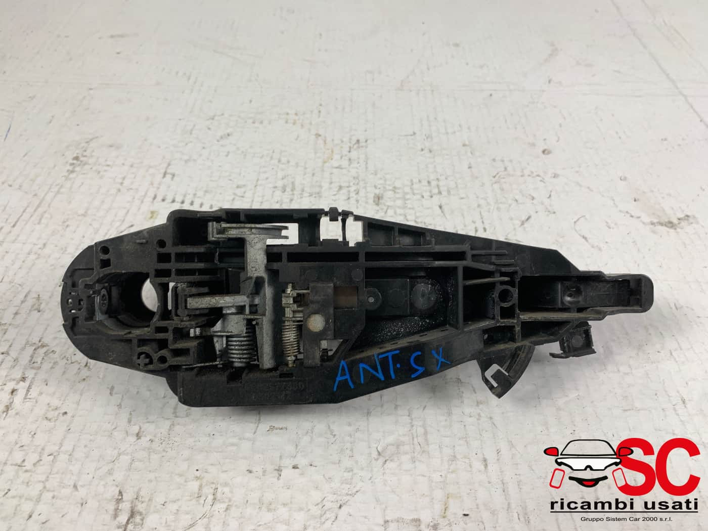 MANIGLIA ESTERNA ANTERIORE SINISTRA PEUGEOT 308 2° Serie 9802977380 (13>)