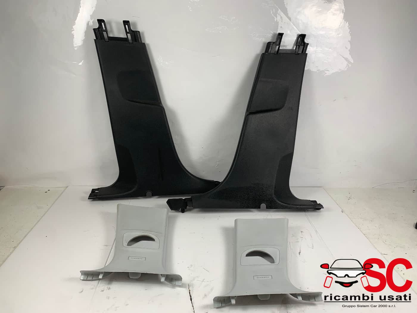 RIVESTIMENTO MONTANTE CENTRALE PEUGEOT 308 2° Serie 9677445977 (13>)