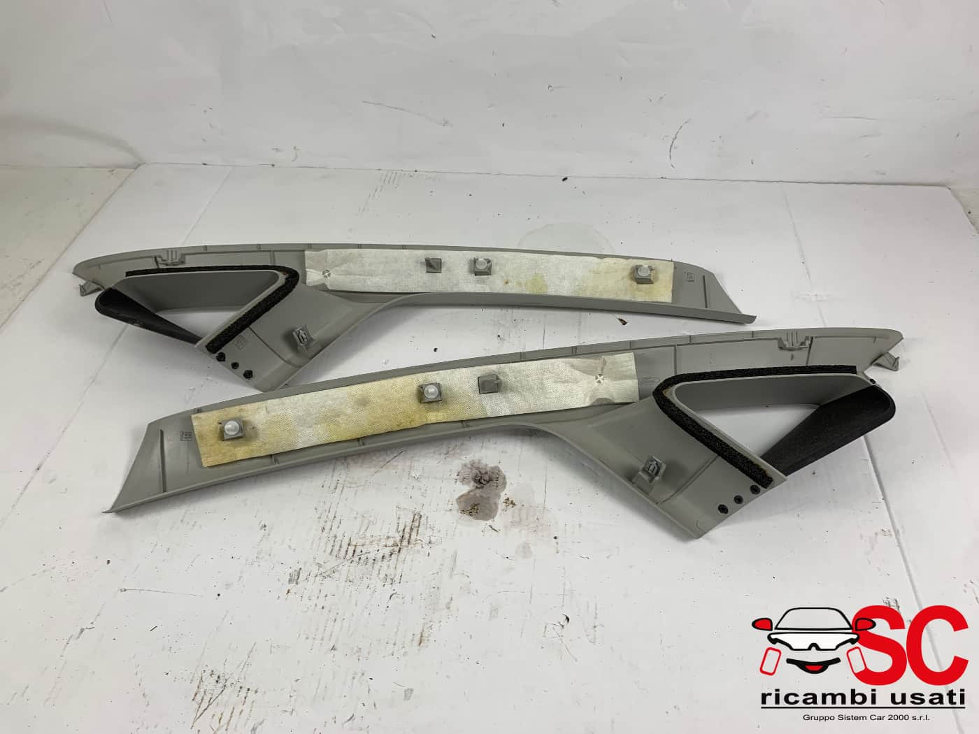 RIVESTIMENTO MONTANTE ANTERIORE SX E DX FORD Fiesta 6° Serie (08>17)