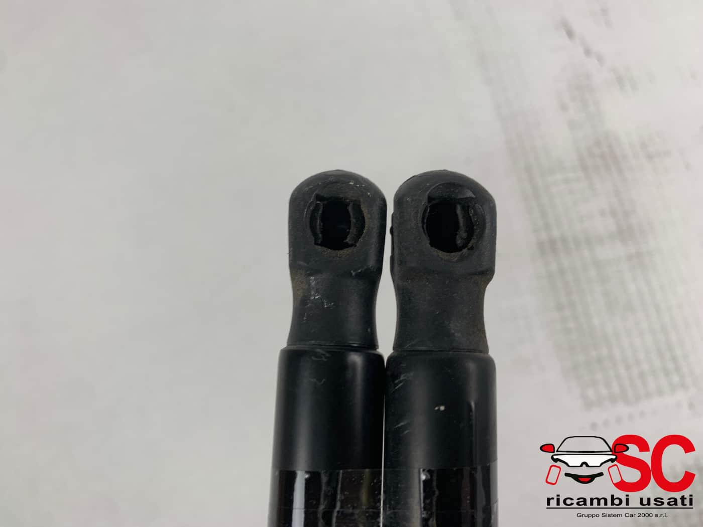 PISTONCINI COFANO POST. FORD Fiesta 6° Serie 8A61A406A10AC (08>17)
