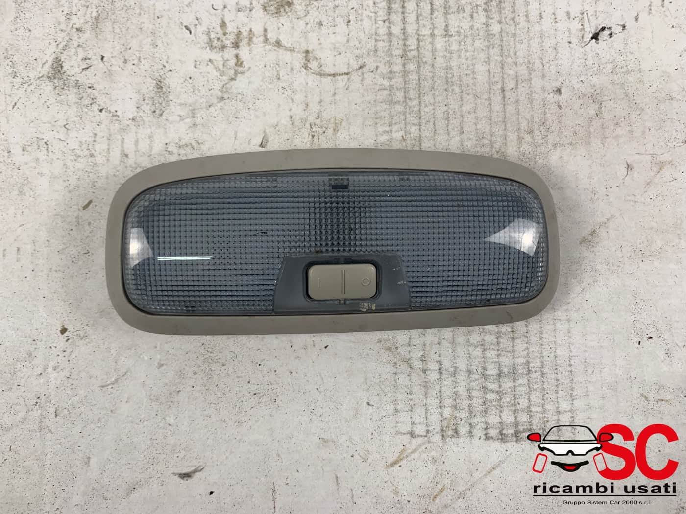 PLAFONIERA FORD Fiesta 6° Serie 8A6A13776EA (08>17)