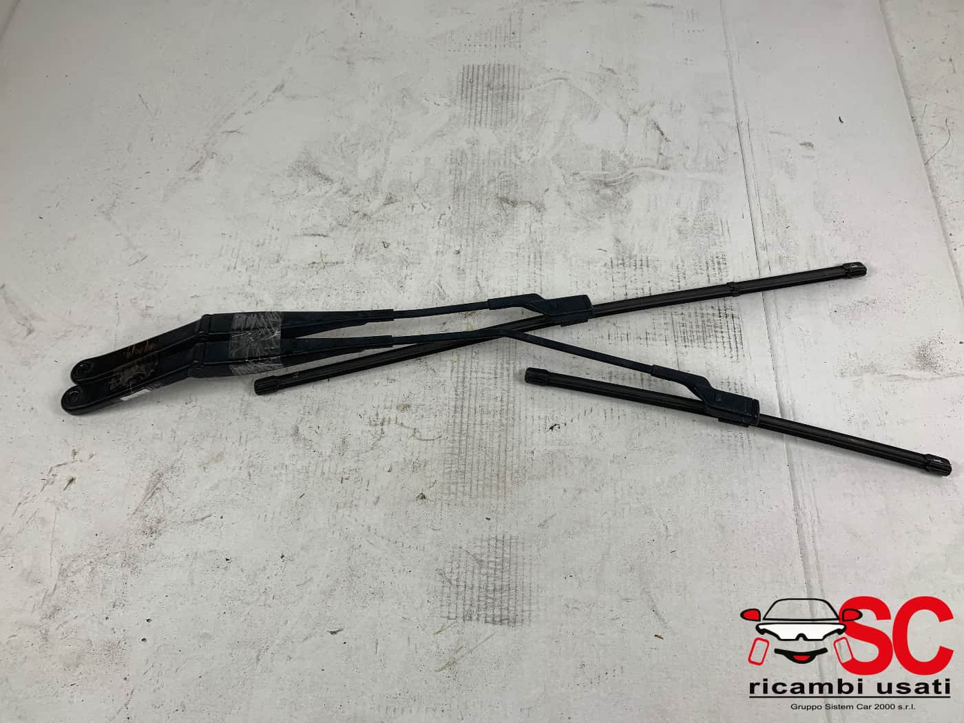 BRACCI TERGI ANT. FORD Fiesta 6° Serie 8A6117526AF (08>17)