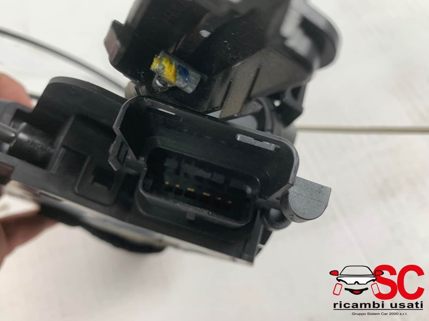 SERRATURA ANTERIORE SINISTRA RENAULT Trafic Serie 805039405R (14>)