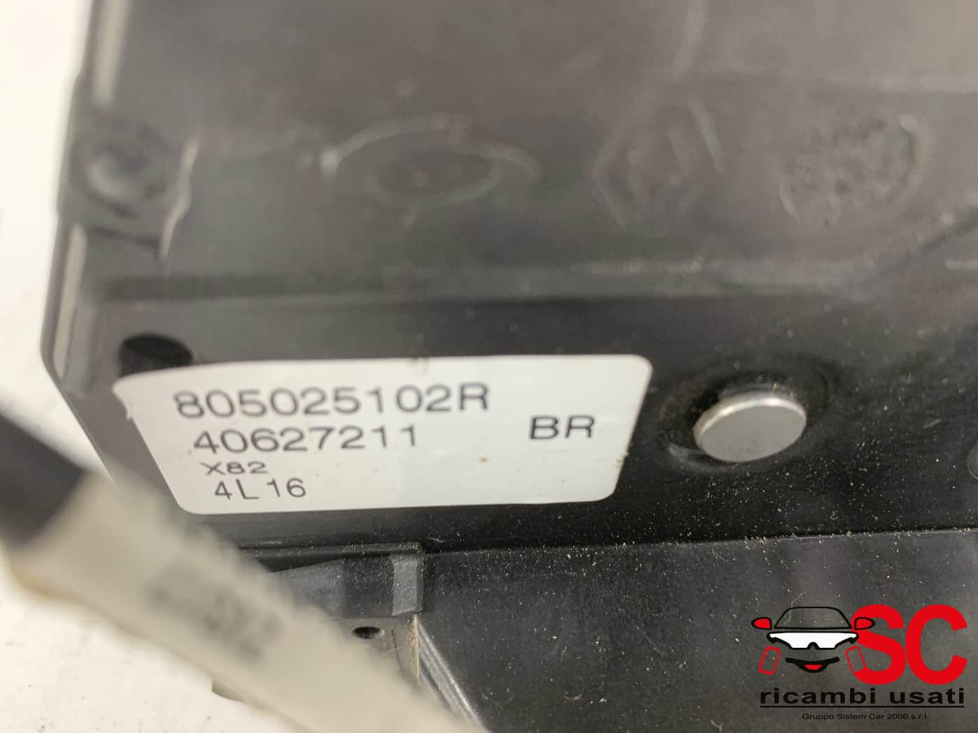 SERRATURA ANTERIORE DESTRA RENAULT Trafic Serie 805025102R (14>)