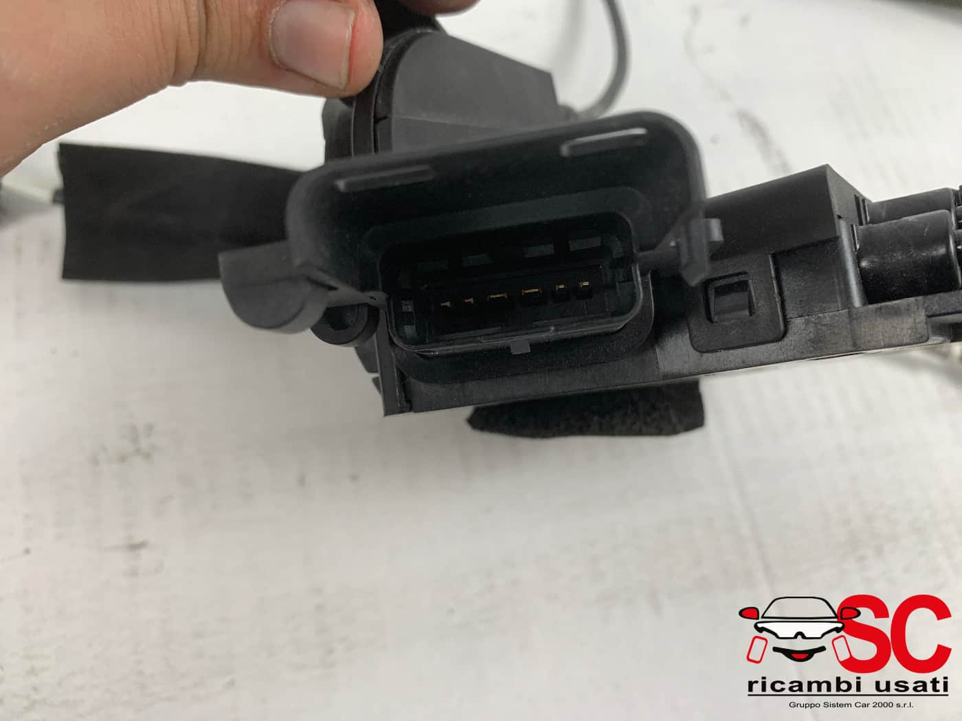 SERRATURA PORTA SCORREVOLE DX RENAULT Trafic Serie 825021395R (14>)