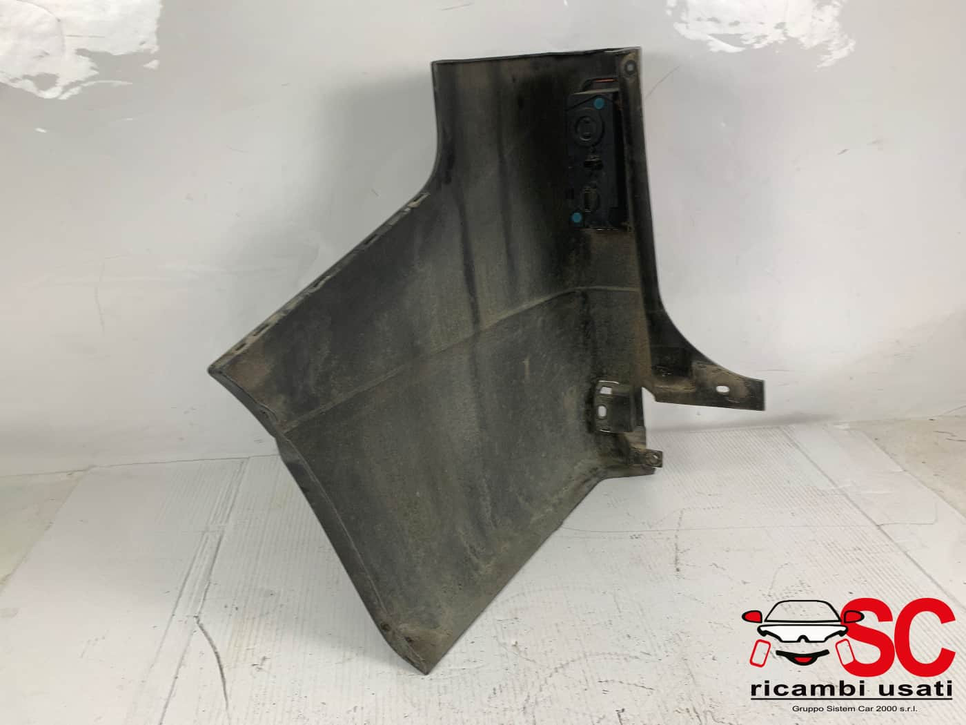 CANTONALE PARAURTI POST. DX RENAULT Trafic Serie 850162827R (14>)