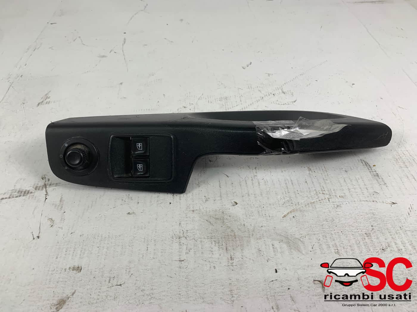 PULSANTIERA ANTERIORE SINISTRA RENAULT Trafic Serie 254118722R (14>)