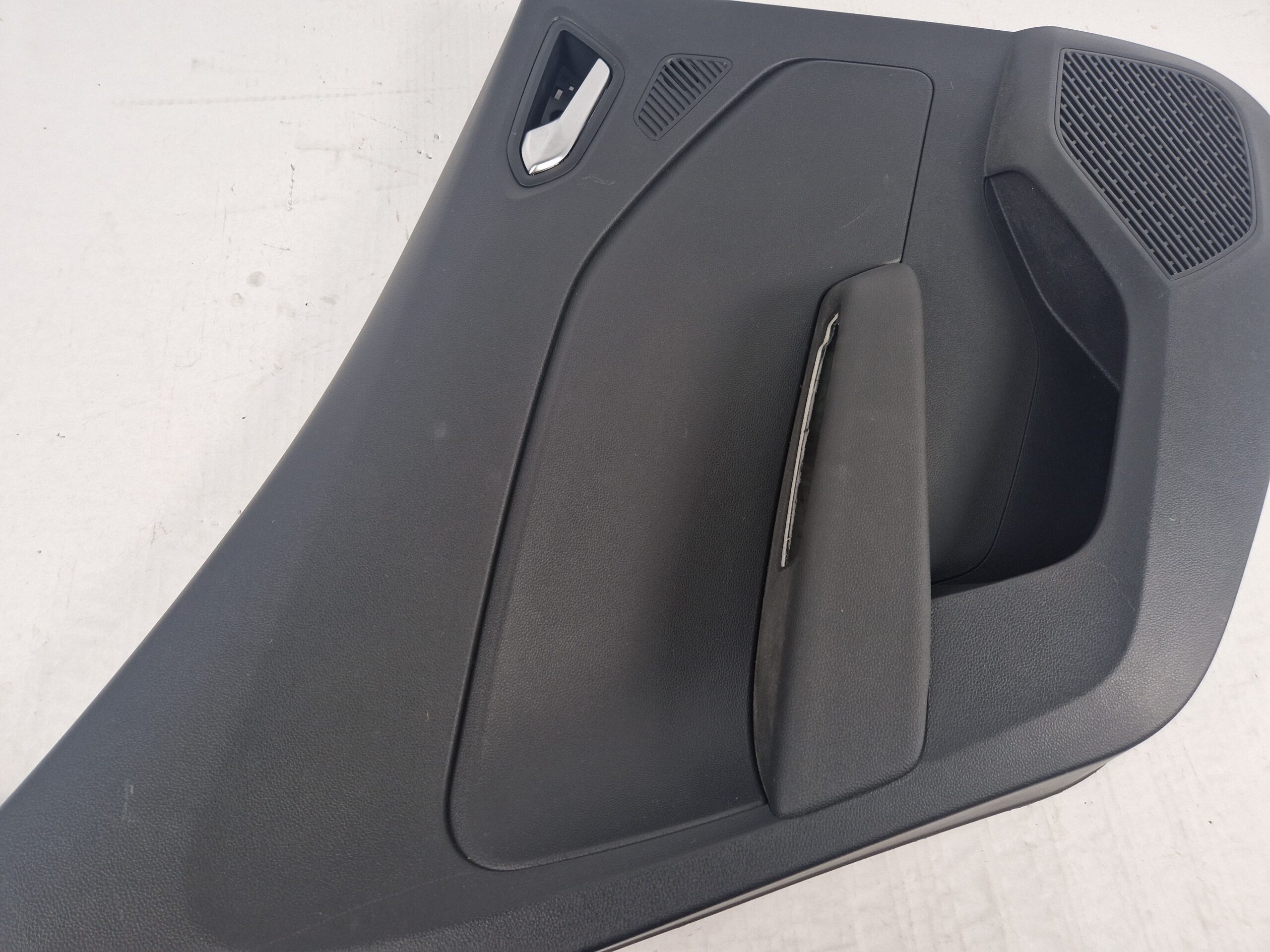 PANNELLO POSTERIORE SINISTRO RENAULT CLIO Serie V 829A11818R H4M C6 (19>)