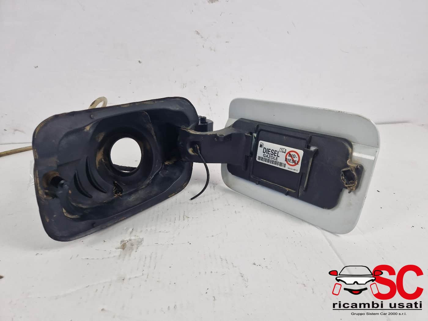 SPORTELLINO CARBURANTE SEAT Ateca Serie 575809702 (16>)