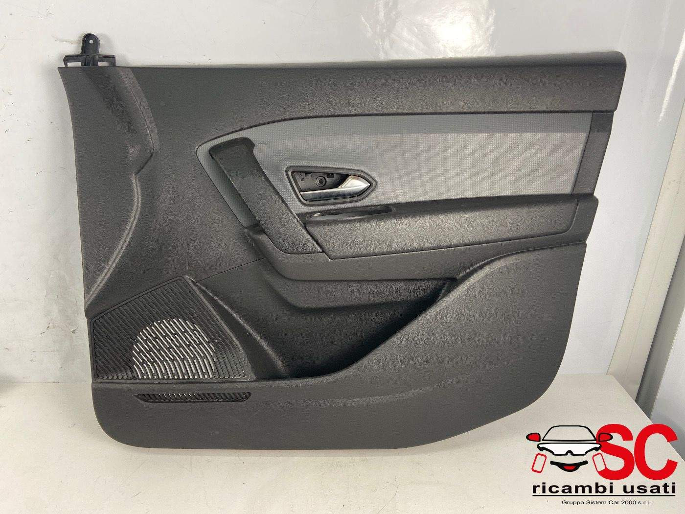 PANNELLO INTERNO PORTIERA ANT DX RENAULT Express Serie 809003195R (20>)