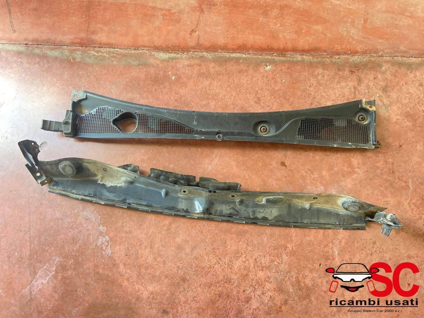668119050R GRONDINA SOTTOPARABREZZA RENAULT Express Serie diesel