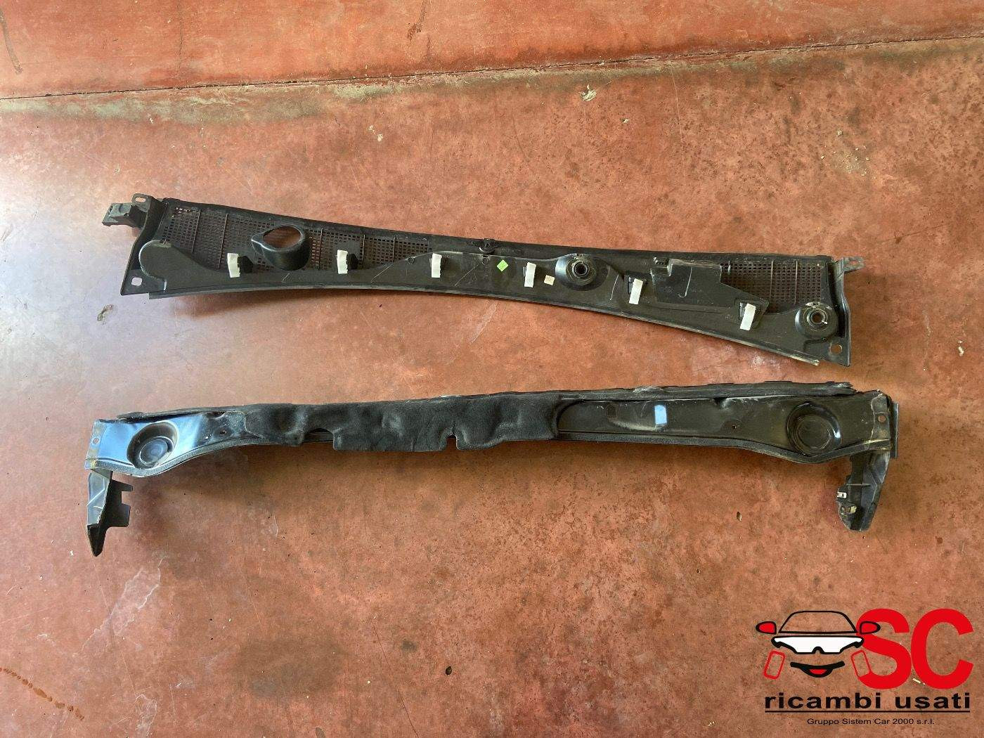 668119050R GRONDINA SOTTOPARABREZZA RENAULT Express Serie diesel