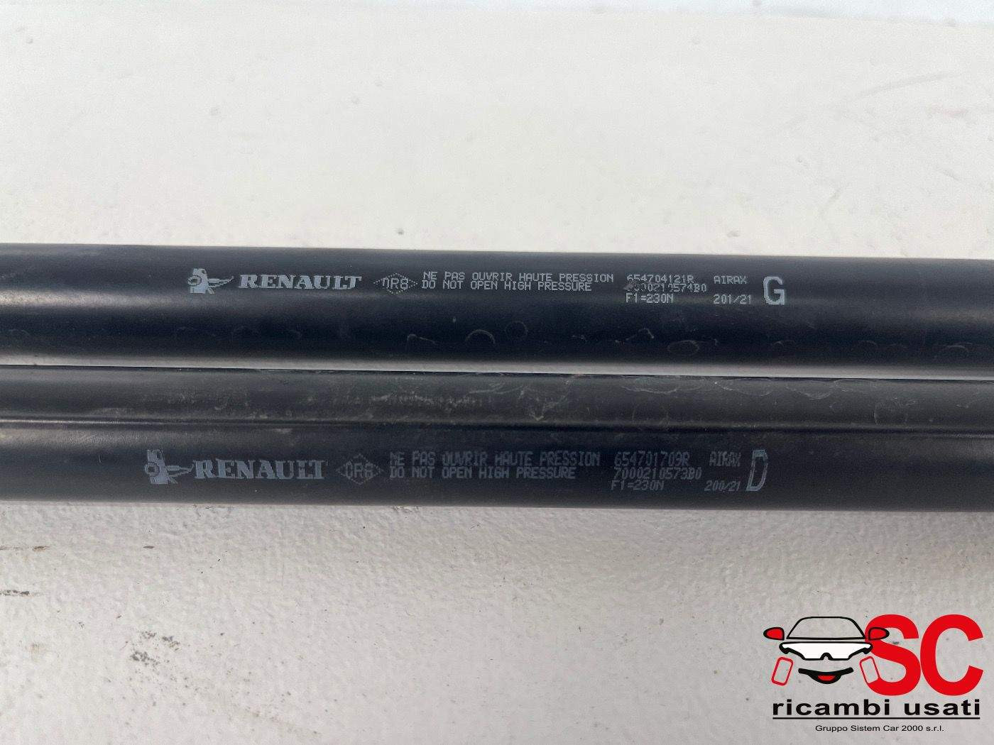 ATTUATORI SOLLEVAMENTO COFANO ANTERIORE DX E SX RENAULT Express Serie 654704121R (20>)
