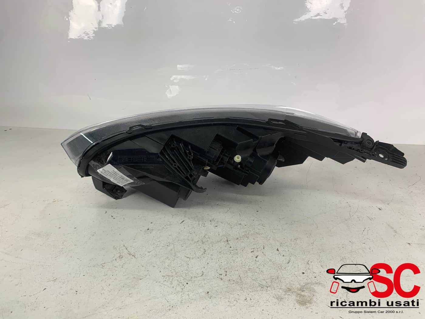 FARO ANTERIORE DESTRO RENAULT Express Serie 260605755R (20>)