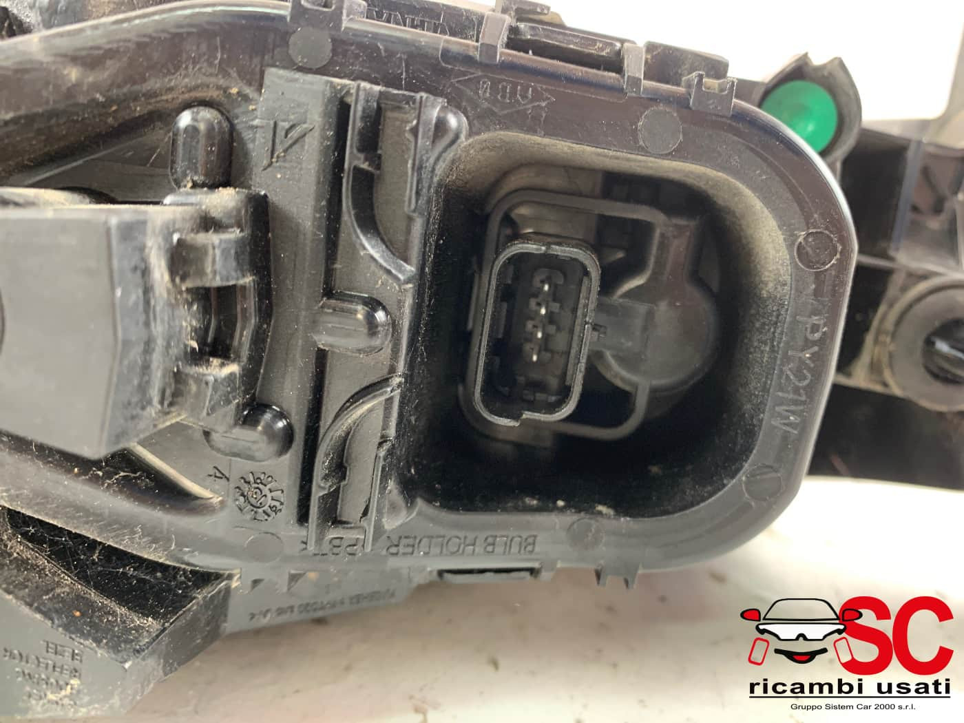 STOP FANALE POSTERIORE SINISTRO RENAULT Clio Serie IV 265554091R (12>19)