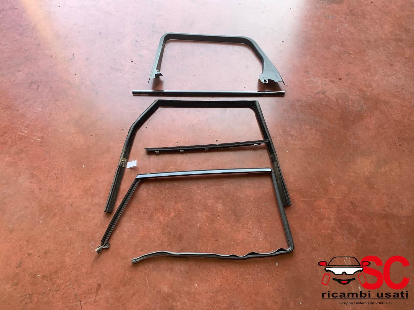 GUARNIZIONE PORTIERA POSTERIORE DESTRA LAND ROVER Range Rover Evoque 1° Serie (11>)