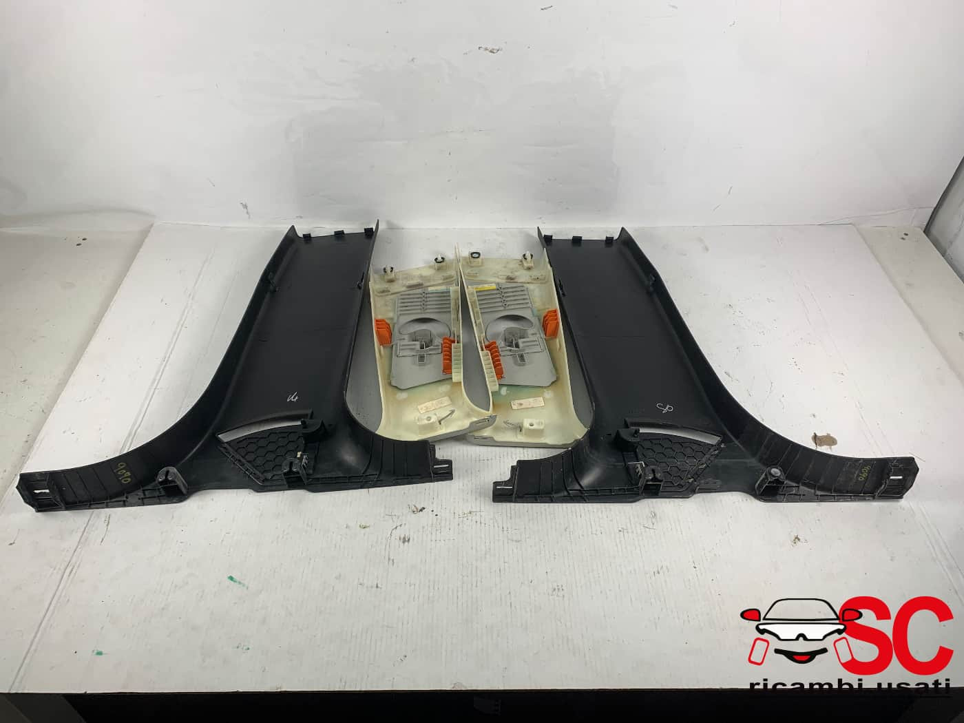 RIVESTIMENTO MONTANTE CENTRALE LAND ROVER Range Rover Evoque 1° Serie BJ32243A87AJ8LBM (11>)