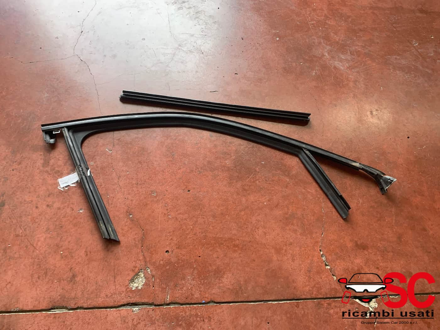 GUARNIZIONE PORTIERA ANTERIORE DESTRA OPEL Mokka Serie 9834497080 (20>)