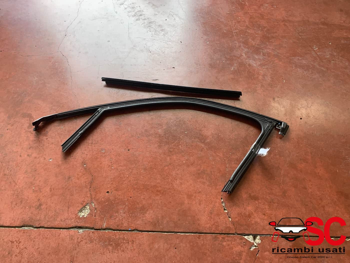 GUARNIZIONE PORTIERA ANTERIORE DESTRA OPEL Mokka Serie 9834497080 (20>)