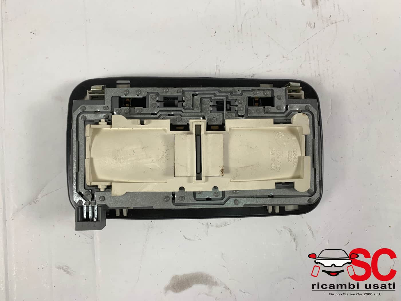PLAFONIERA LANCIA Ypsilon 4° Serie 735570456 (11>23)