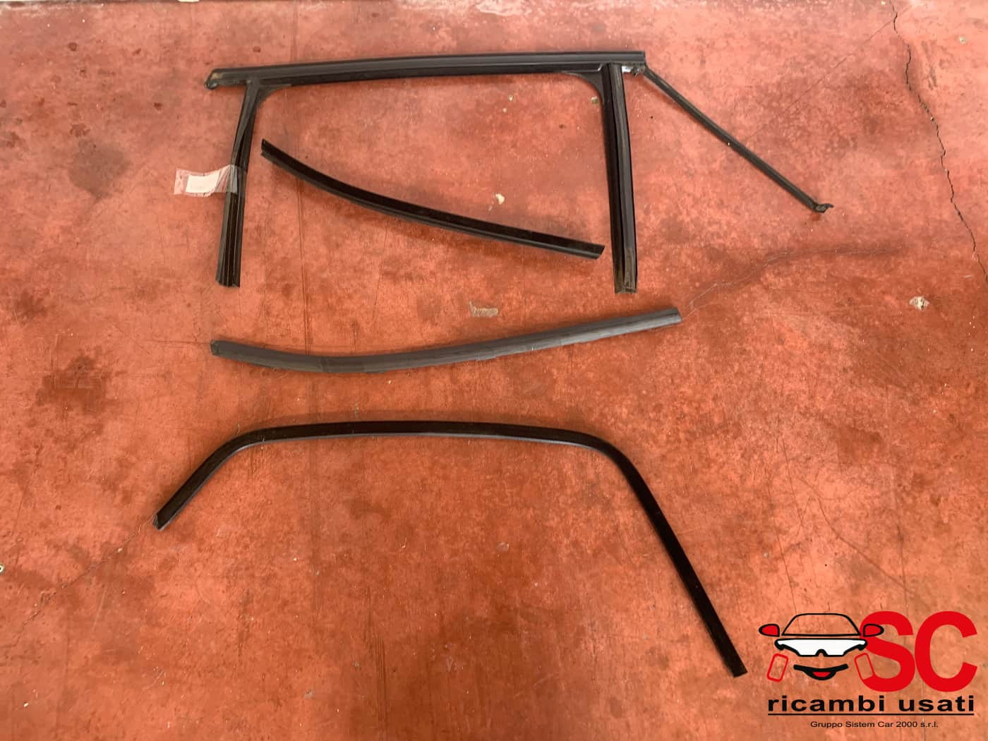 GUARNIZIONE PORTIERA POSTERIORE DESTRA LANCIA Ypsilon 4° Serie 51944645 (11>23)