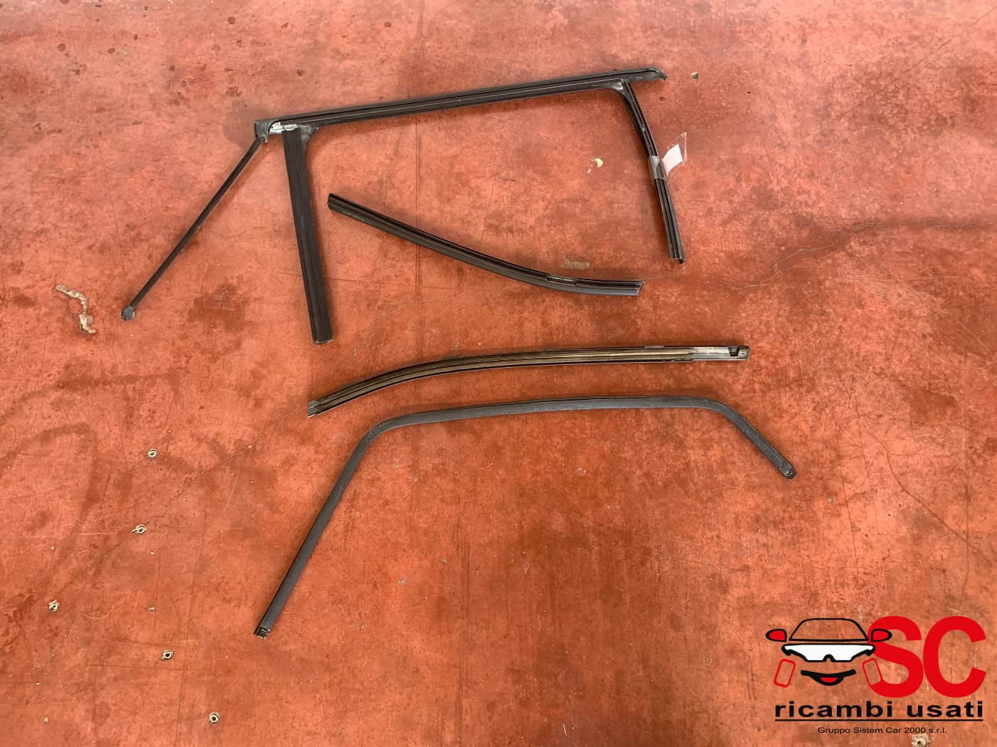 GUARNIZIONE PORTIERA POSTERIORE DESTRA LANCIA Ypsilon 4° Serie 51944645 (11>23)