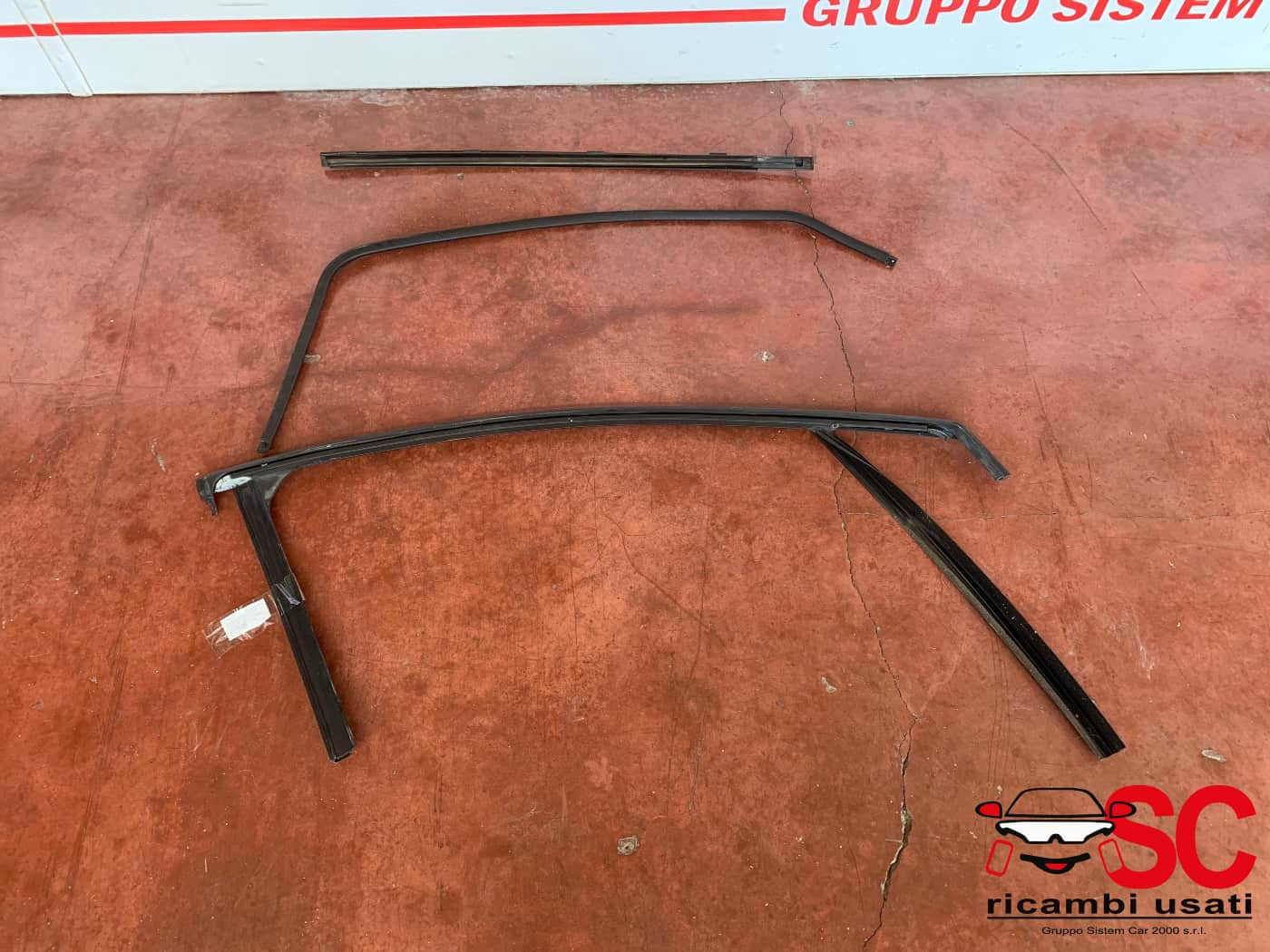 GUARNIZIONE PORTIERA ANTERIORE SINISTRA LANCIA Ypsilon 4° Serie 51932507 (11>23)