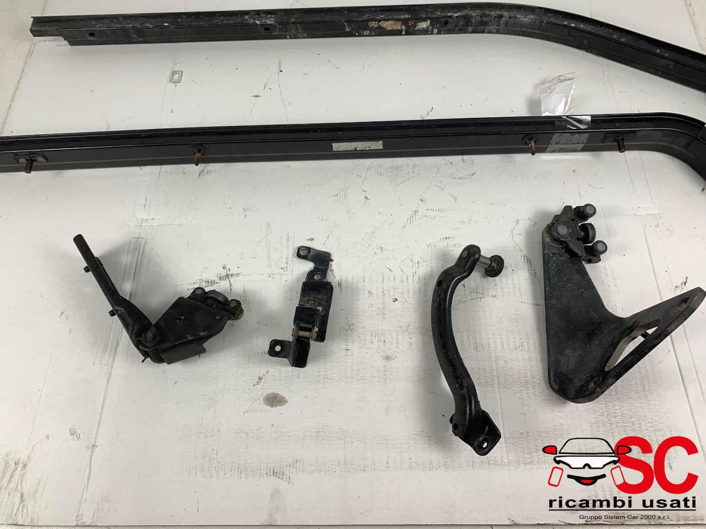 745927011R GUIDA PORTA SCORREVOLE DESTRA RENAULT Trafic Serie diesel
