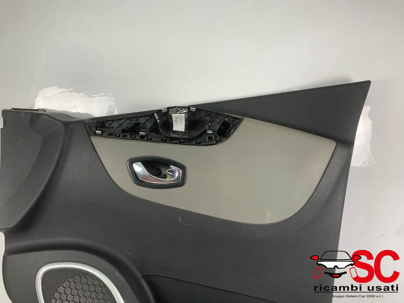 PANNELLO INTERNO PORTIERA ANT DX RENAULT Trafic Serie 809005451R (14>)