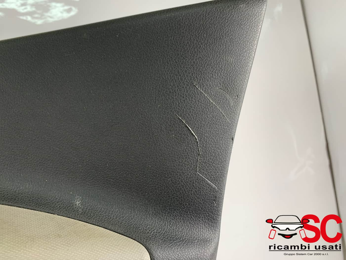 PANNELLO INTERNO PORTIERA ANT DX RENAULT Trafic Serie 809005451R (14>)