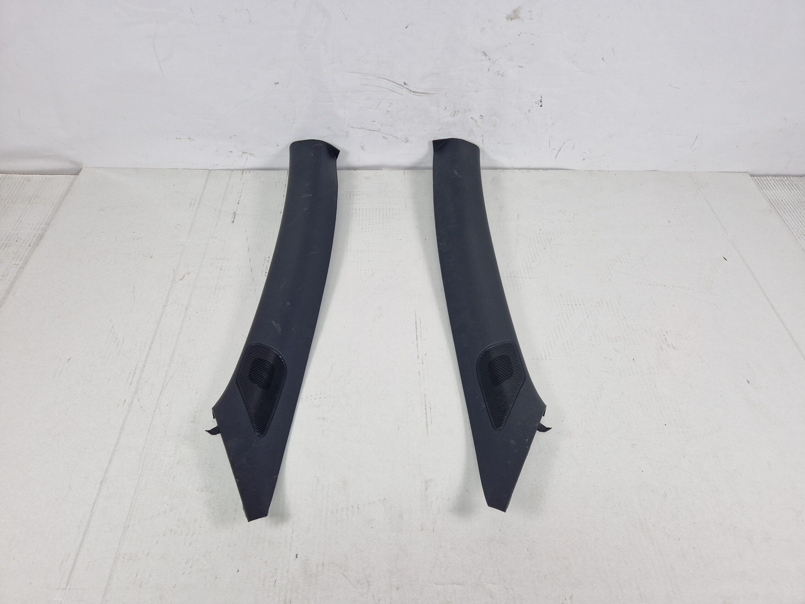 RIVESTIMENTO MONTANTE ANTERIORE SX E DX RENAULT CLIO Serie V 769113864R H4M C6 (19>)