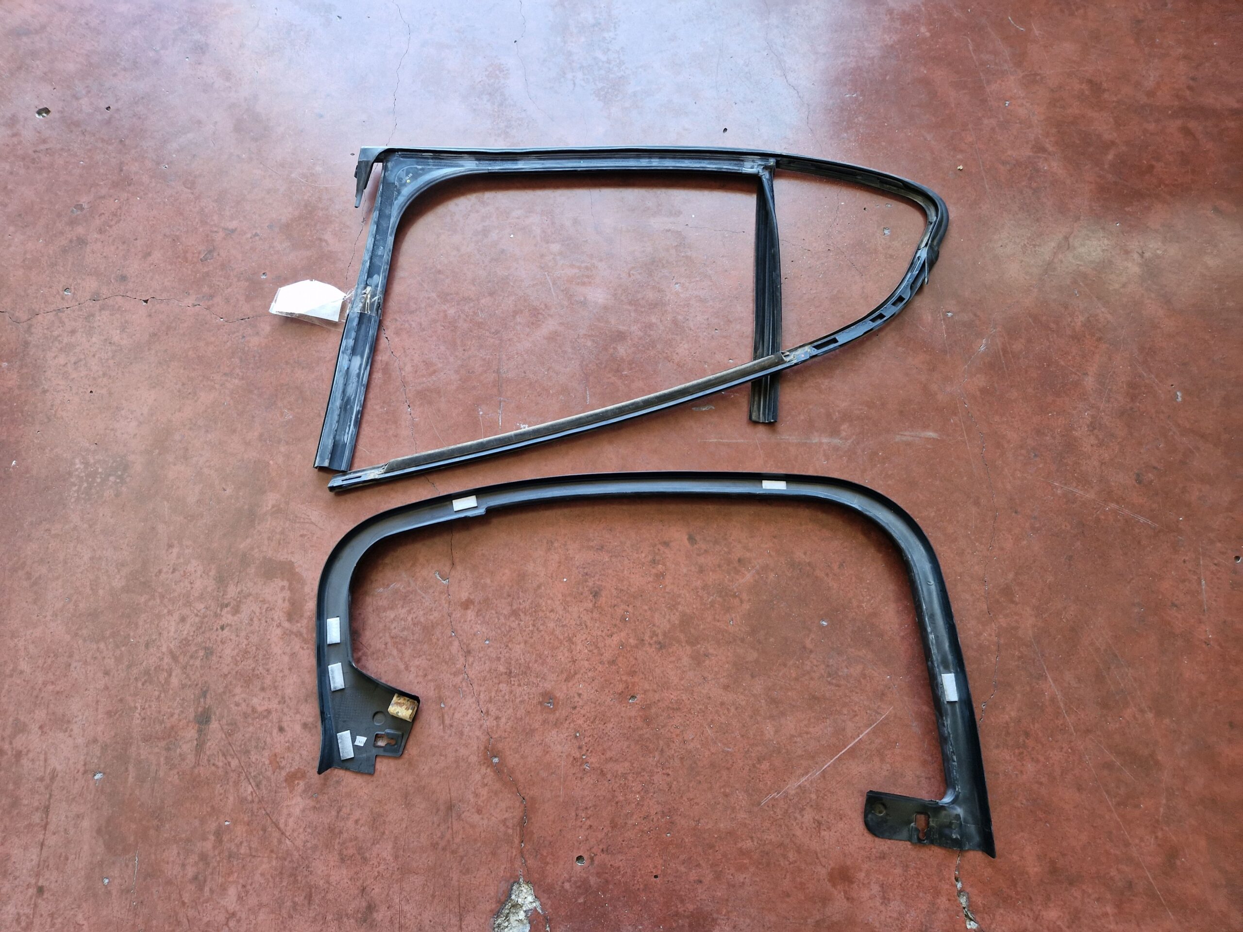 GUARNIZIONE PORTIERA POSTERIORE DESTRA ALFA ROMEO Stelvio Serie (949_) 50571170 55284529 (16>)