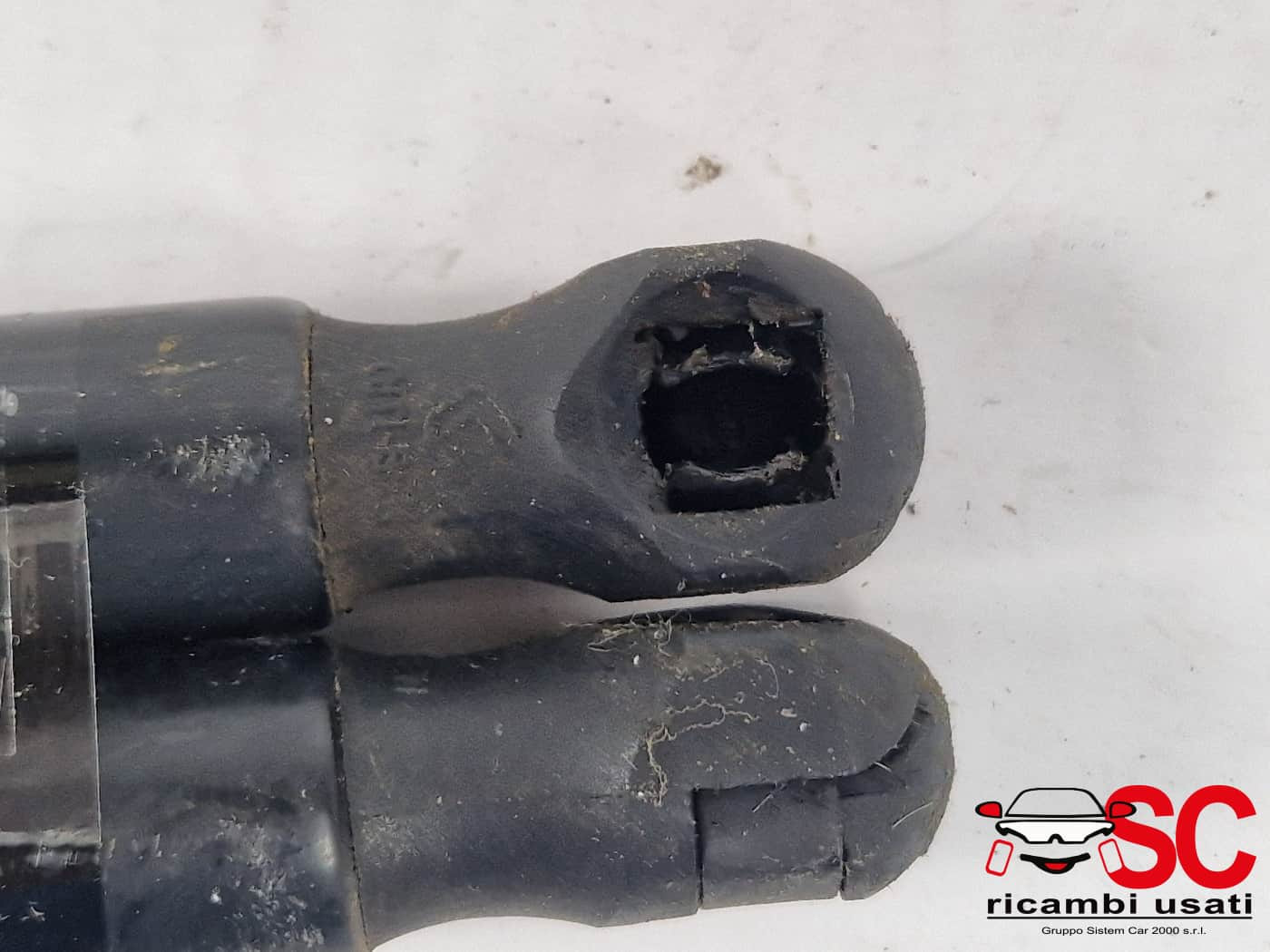 PISTONCINI COFANO POST. DR 3.0 Serie J696309010 (22>)