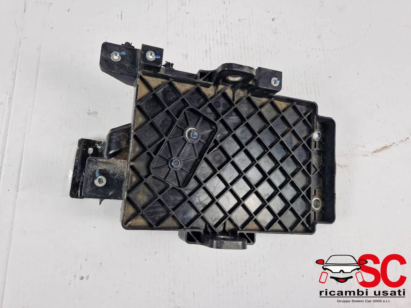 J693703011 ALLOGGIO BATTERIA DR 3.0 Serie benzina