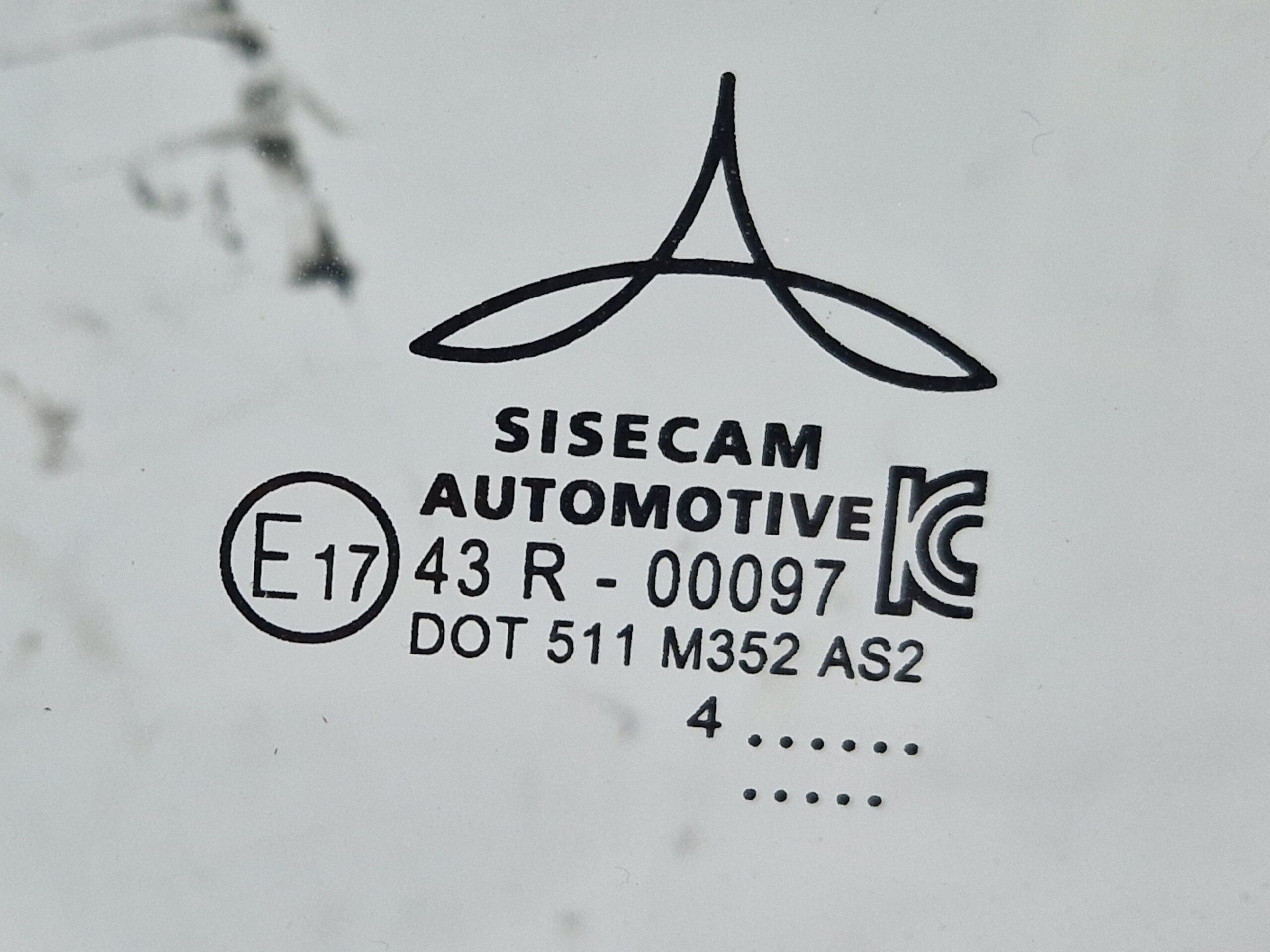 VETRO SCENDENTE ANTERIORE SINISTRO RENAULT CLIO Serie V 803011870R H4M C6 (19>)