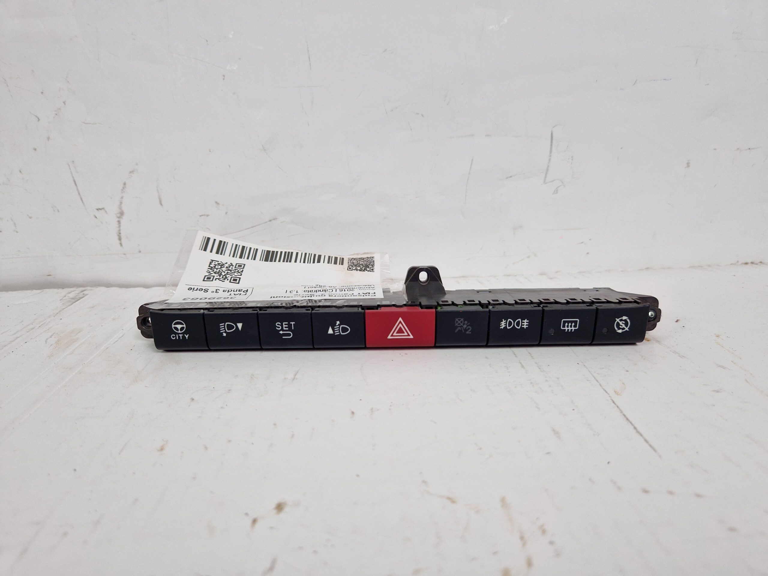 PULSANTIERA MULTIFUNZIONI FIAT Panda 3° Serie 735756070 (12>)
