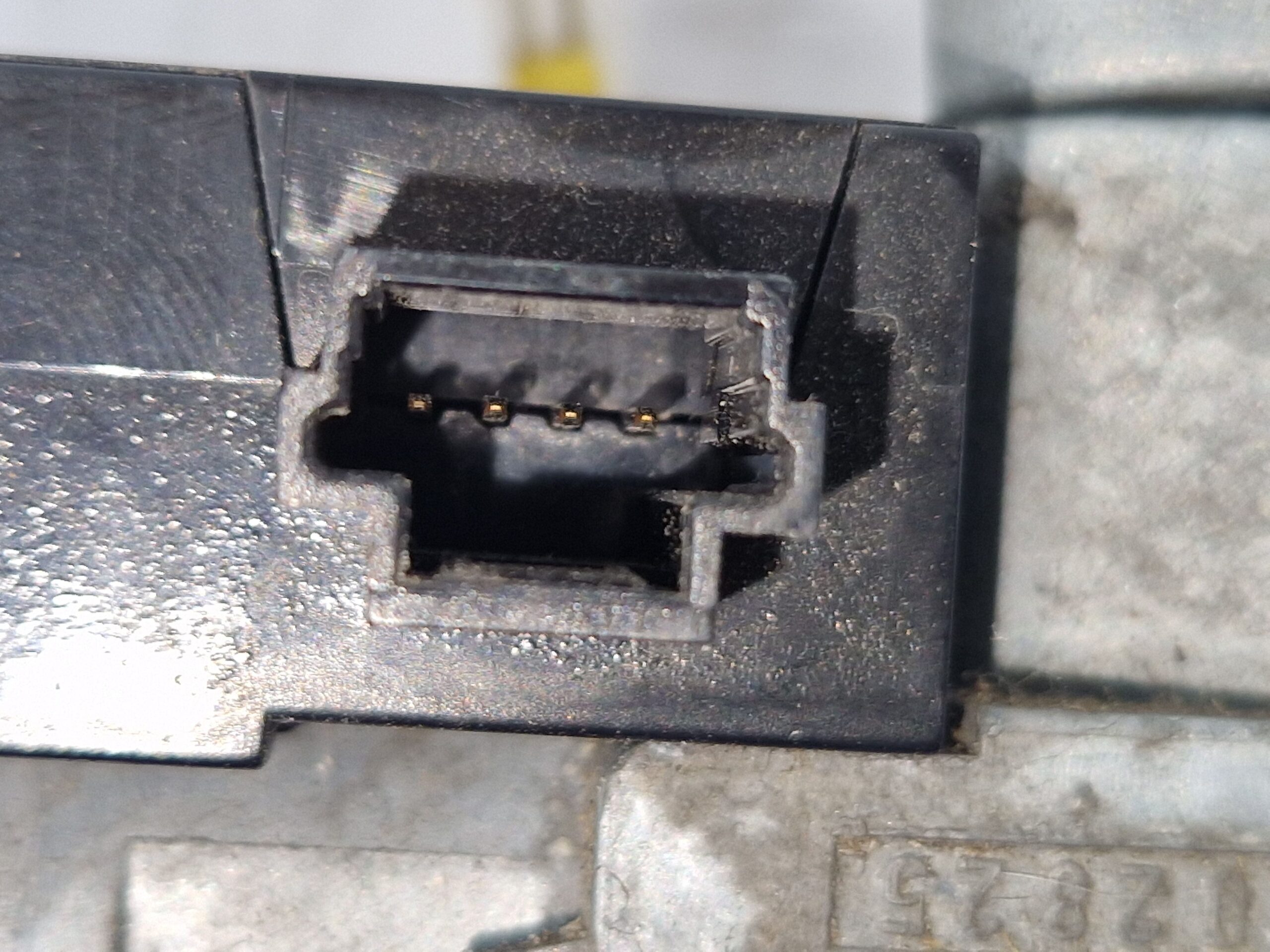 BLOCCASTERZO NISSAN Qashqai 1° Serie N0502825 (06>09)