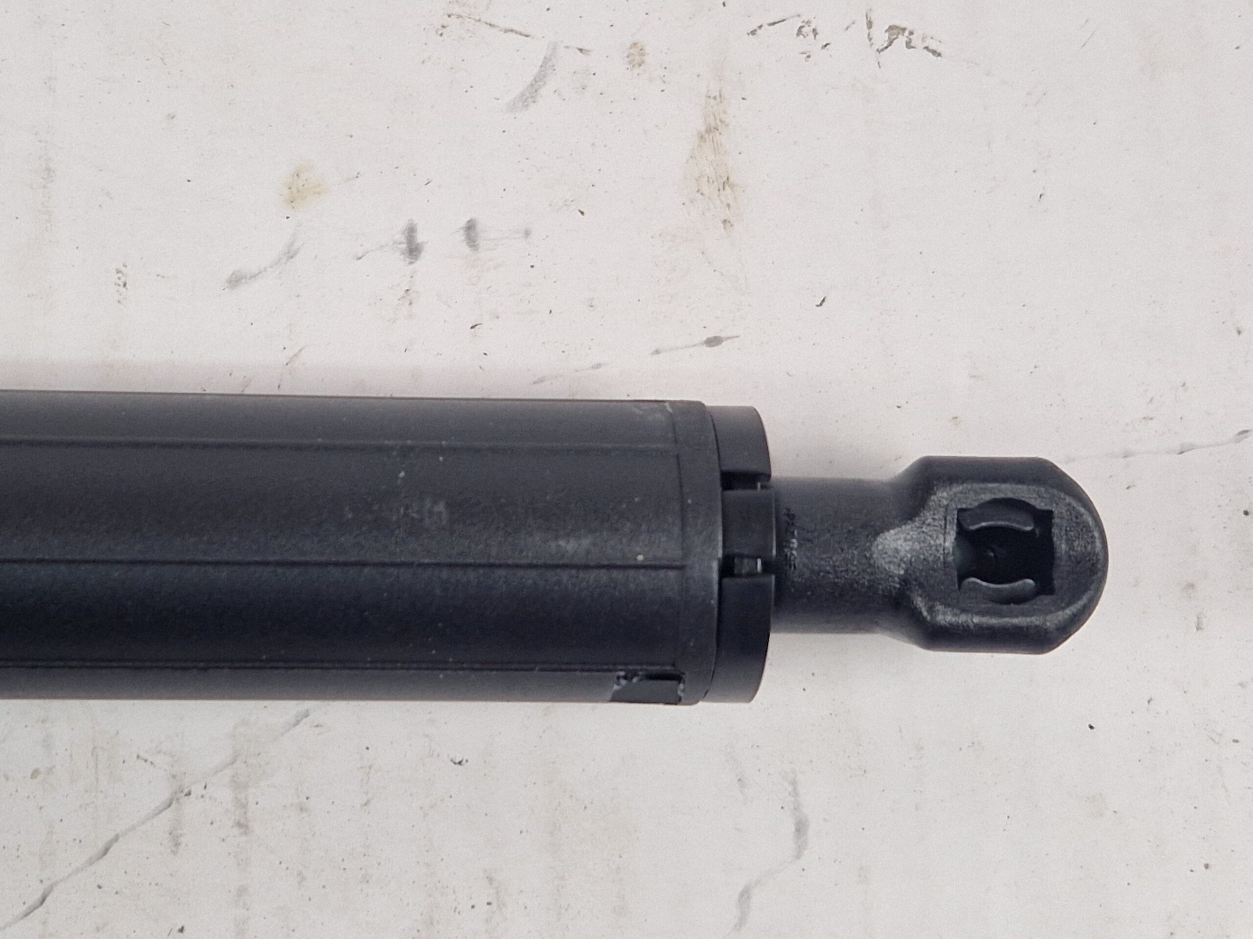 PISTONCINO COFANO POSTERIORE SINISTRO MERCEDES Vito Serie (W447) A4479800064 (14>)