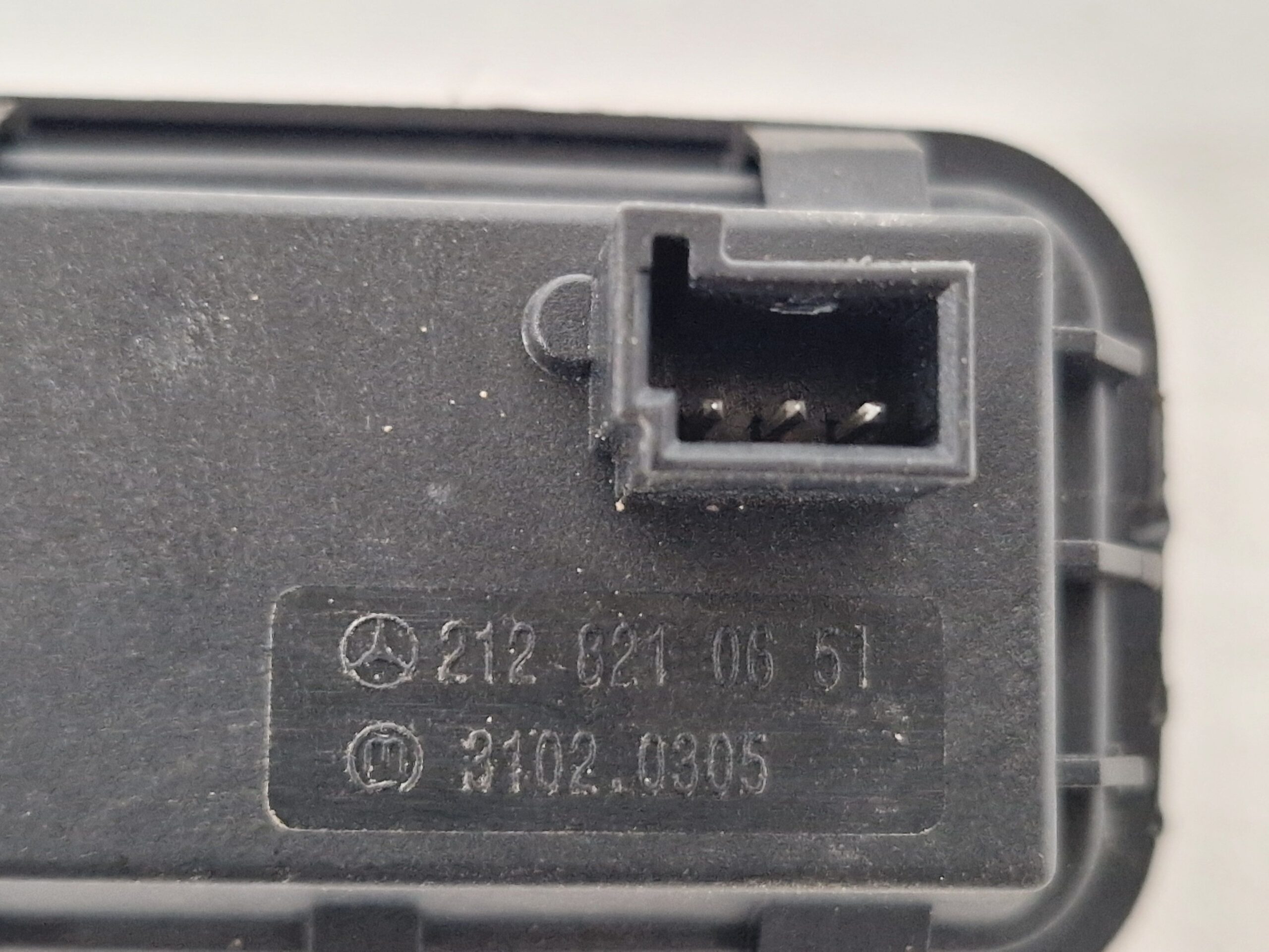 PULSANTE CHIUSURA PORTELLONE POSTERIORE MERCEDES GLC Coupe (BM 253) (6.2016) A2128210651 (16>)