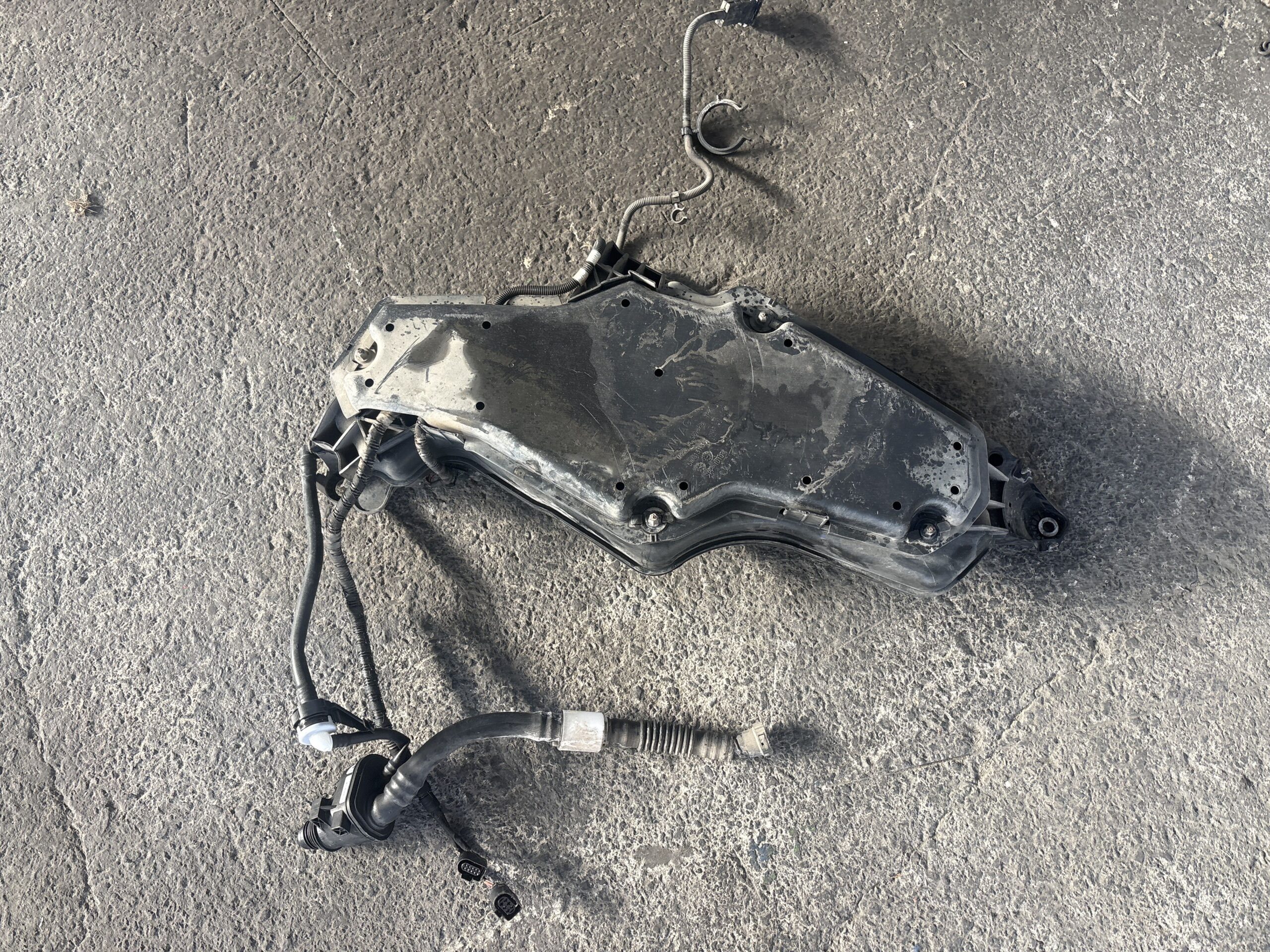SERBATOIO ADBLUE VOLKSWAGEN Golf Serie VIII 5WA131877 DSU (19>)