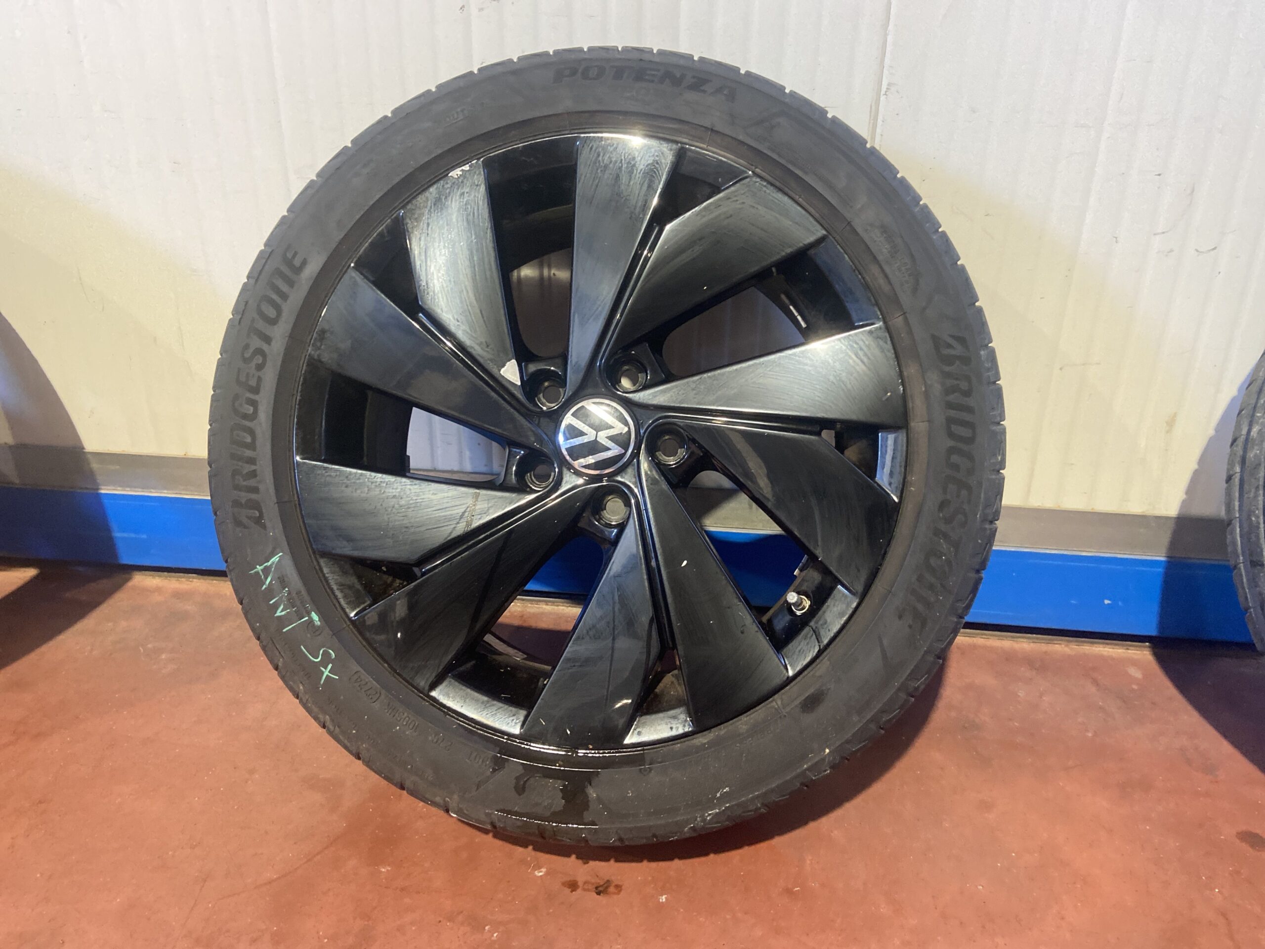 CERCHIO IN LEGA VOLKSWAGEN Golf Serie VIII 5H0601025C2HH DSU (19>)
