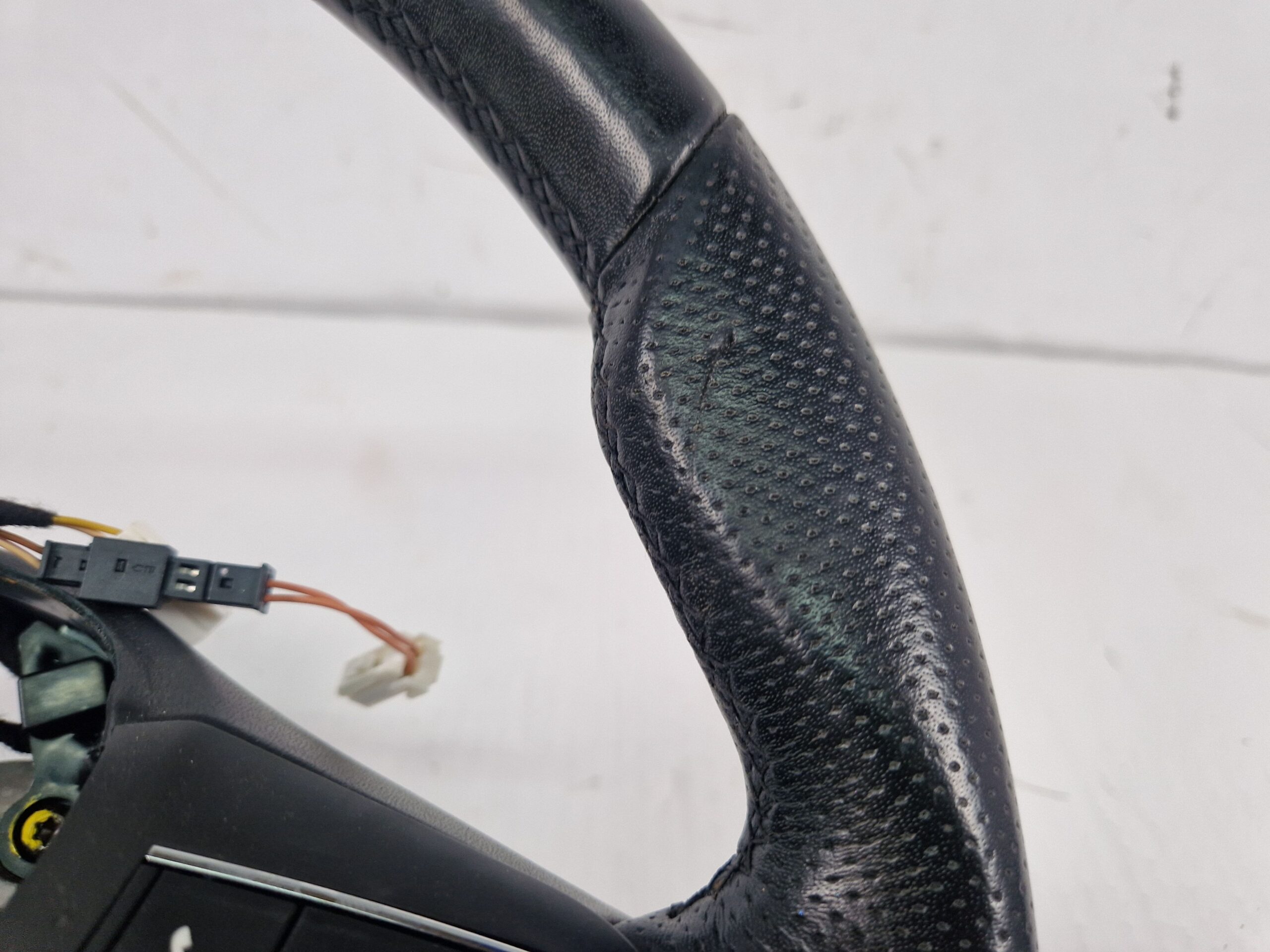 VOLANTE MASERATI Levante Serie 06700897800 (16>)