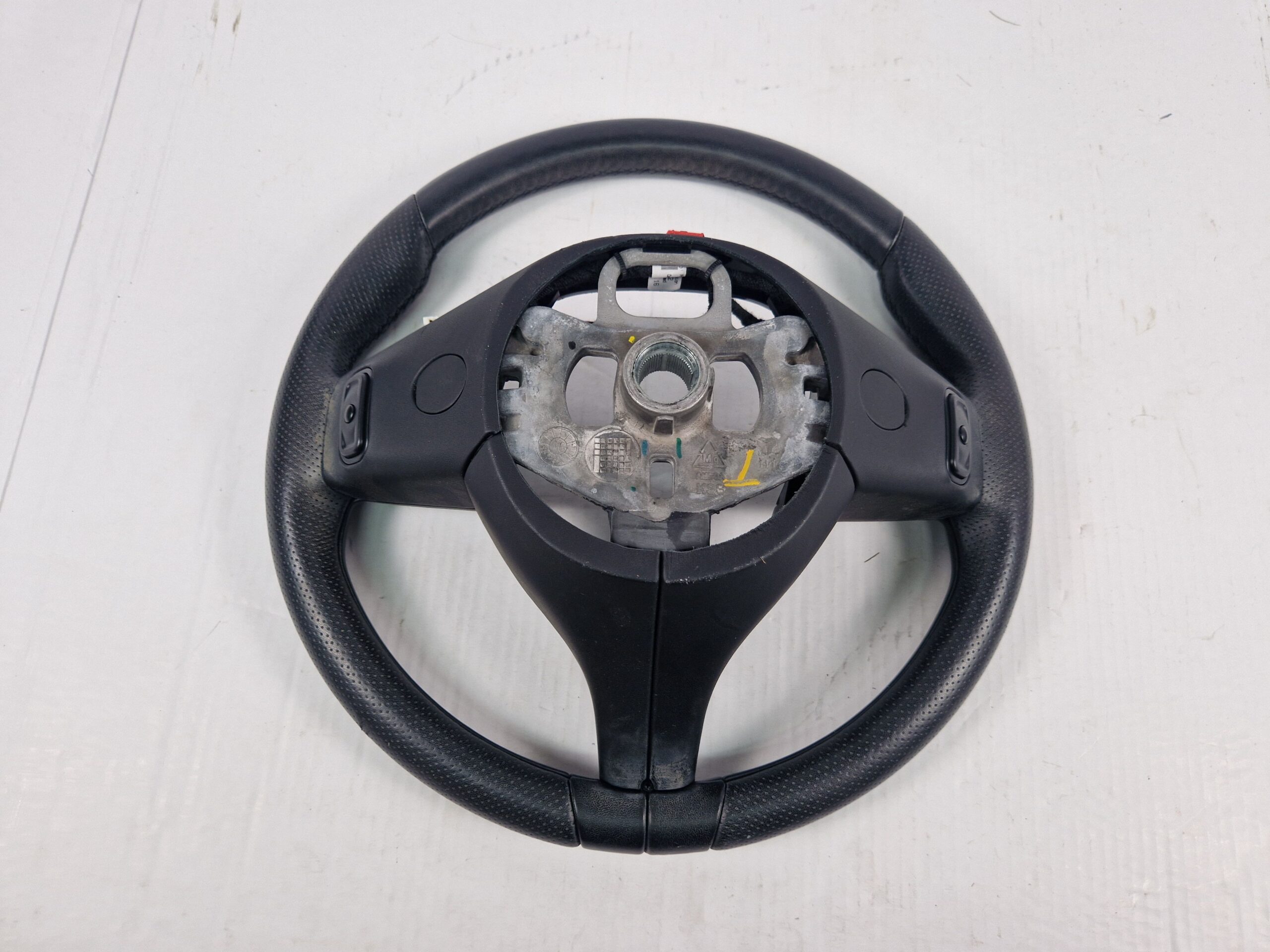VOLANTE MASERATI Levante Serie 06700897800 (16>)
