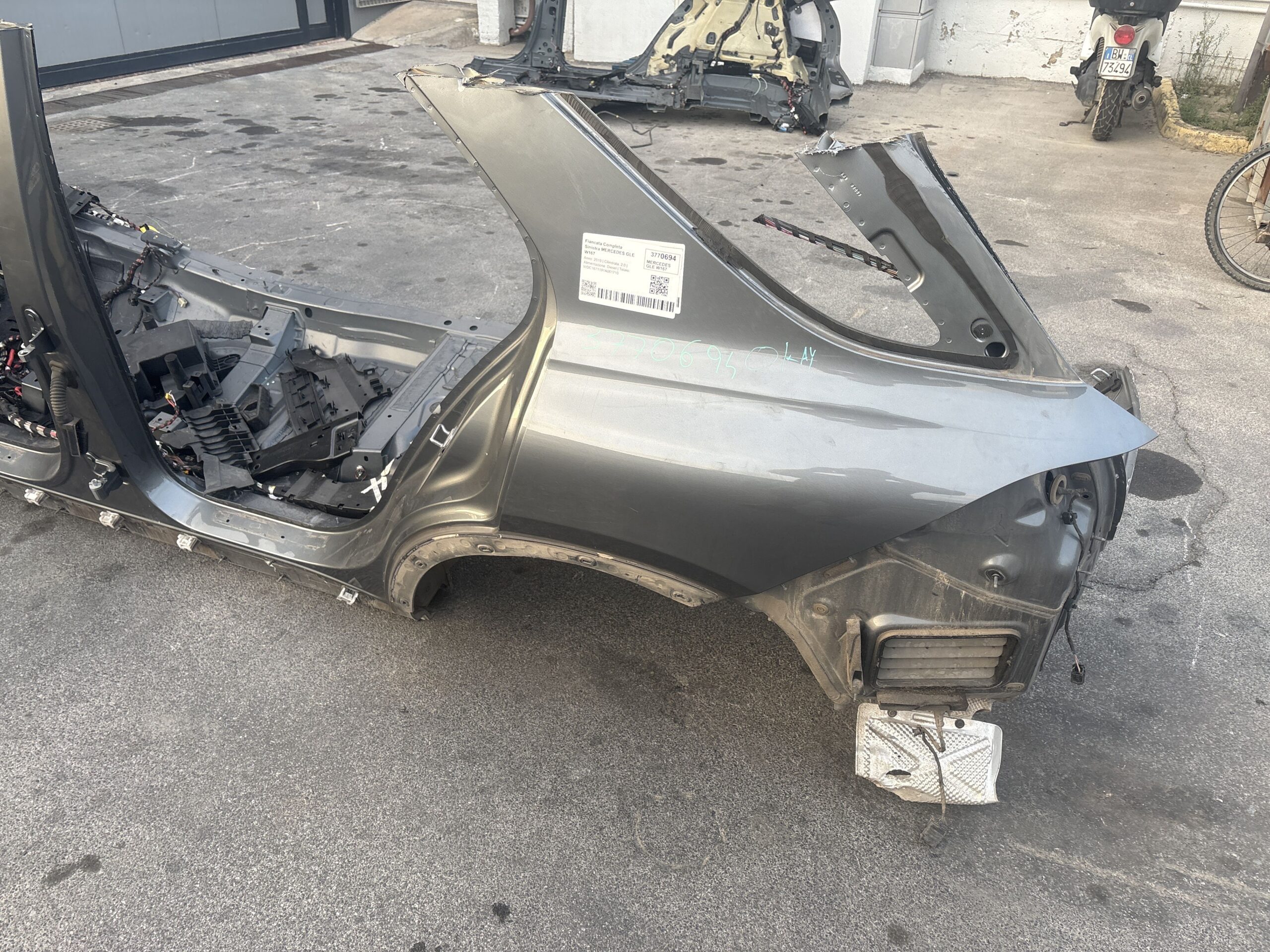 FIANCATA COMPLETA SINISTRA MERCEDES GLE W167 A1676303303 654920 (18>)
